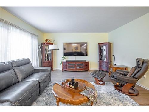 52 Baldwin Avenue, Brantford, ON - Indoor Photo Showing Living Room