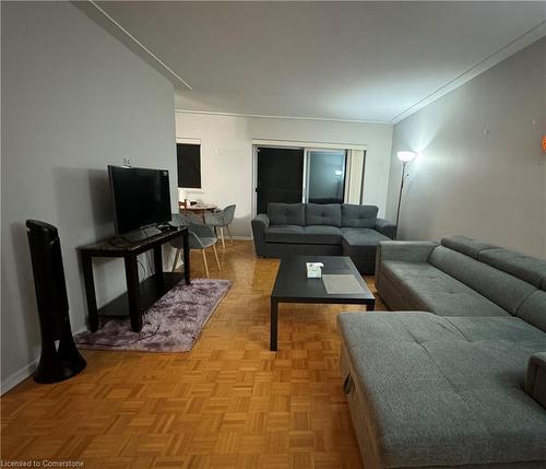 308-11 Woodman Drive S, Hamilton, ON - Indoor Photo Showing Living Room