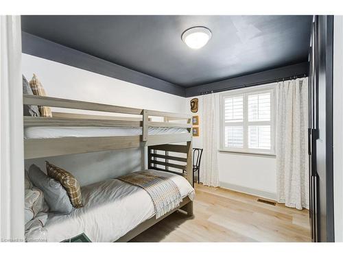 3 Fallsview Road, Hamilton, ON - Indoor Photo Showing Bedroom