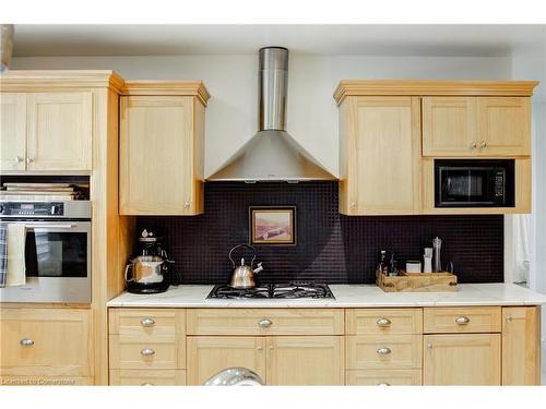 3 Fallsview Road, Hamilton, ON - Indoor Photo Showing Kitchen