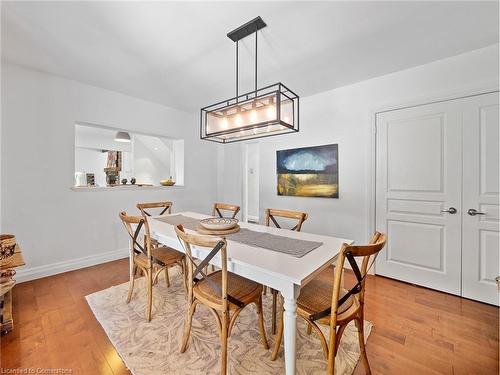 37 Maple Avenue, Flamborough, ON - Indoor Photo Showing Dining Room