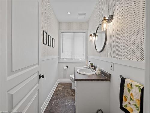 37 Maple Avenue, Flamborough, ON - Indoor Photo Showing Bathroom