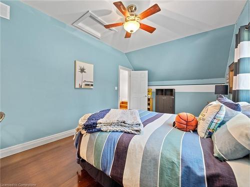 37 Maple Avenue, Flamborough, ON - Indoor Photo Showing Bedroom