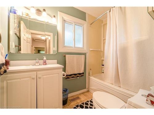 511 Briarhill Avenue, London, ON - Indoor Photo Showing Bathroom