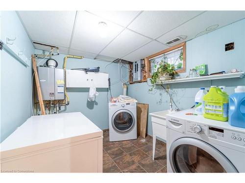 511 Briarhill Avenue, London, ON - Indoor Photo Showing Laundry Room