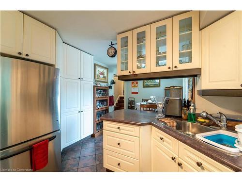 511 Briarhill Avenue, London, ON - Indoor Photo Showing Kitchen With Double Sink