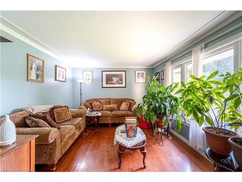 511 Briarhill Avenue, London, ON - Indoor Photo Showing Living Room