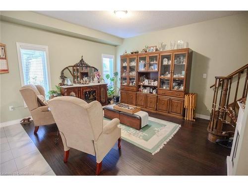 20 Springstead Avenue, Hamilton, ON - Indoor Photo Showing Living Room