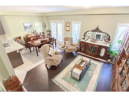 20 Springstead Avenue, Hamilton, ON - Indoor Photo Showing Living Room