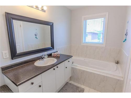 20 Springstead Avenue, Hamilton, ON - Indoor Photo Showing Bathroom