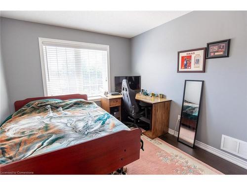 20 Springstead Avenue, Hamilton, ON - Indoor Photo Showing Bedroom