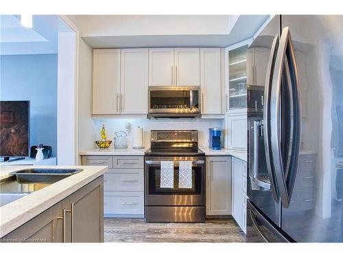 61 Waterview Lane, Grimsby, ON - Indoor Photo Showing Kitchen