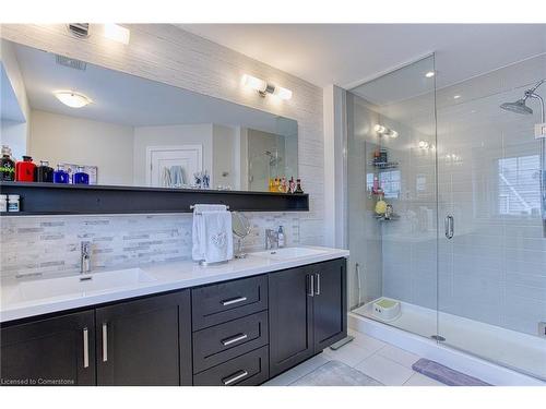 61 Waterview Lane, Grimsby, ON - Indoor Photo Showing Bathroom