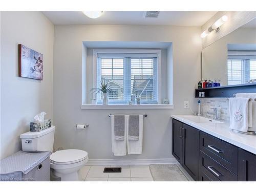 61 Waterview Lane, Grimsby, ON - Indoor Photo Showing Bathroom