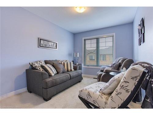 61 Waterview Lane, Grimsby, ON - Indoor Photo Showing Living Room