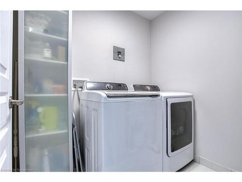 61 Waterview Lane, Grimsby, ON - Indoor Photo Showing Laundry Room