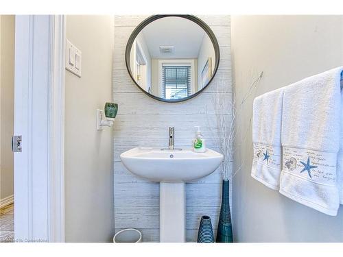 61 Waterview Lane, Grimsby, ON - Indoor Photo Showing Bathroom