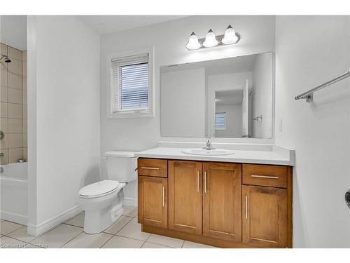 1318 Caen Avenue, Woodstock, ON - Indoor Photo Showing Bathroom