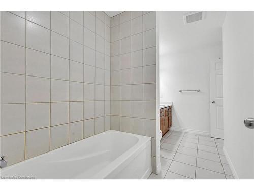 1318 Caen Avenue, Woodstock, ON - Indoor Photo Showing Bathroom