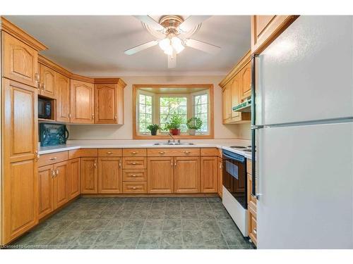 679 Niagara Street N, Welland, ON - Indoor Photo Showing Kitchen