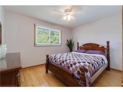 679 Niagara Street N, Welland, ON - Indoor Photo Showing Bedroom