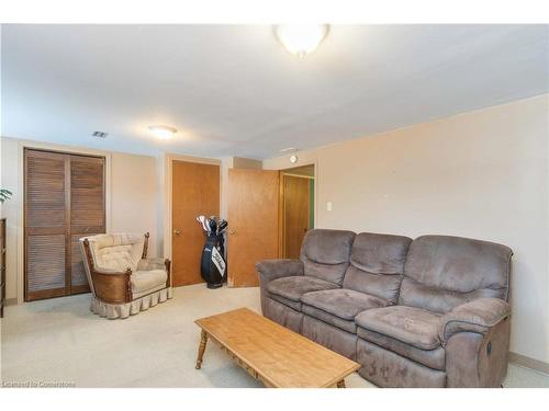 679 Niagara Street N, Welland, ON - Indoor Photo Showing Living Room