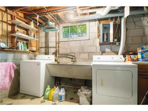 679 Niagara Street N, Welland, ON - Indoor Photo Showing Laundry Room