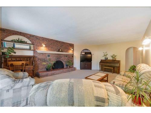 679 Niagara Street N, Welland, ON - Indoor With Fireplace