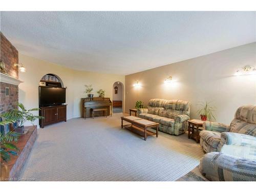 679 Niagara Street N, Welland, ON - Indoor Photo Showing Living Room With Fireplace