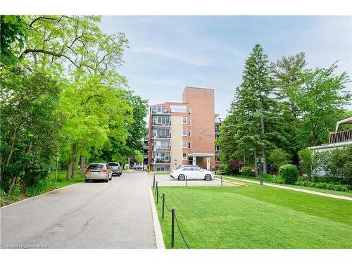 207-1377 Lakeshore Road, Burlington, ON 