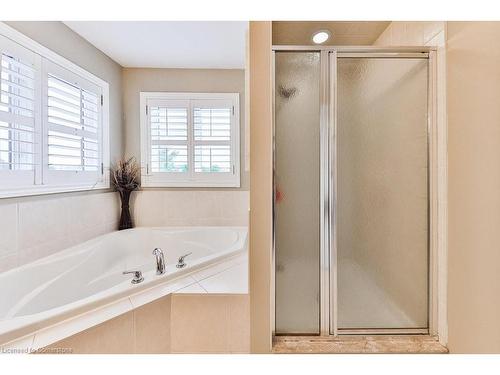 4154 Saunders Crescent, Burlington, ON - Indoor Photo Showing Bathroom