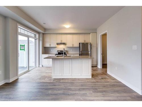 11 Canoe Lane, Hamilton, ON - Indoor Photo Showing Kitchen