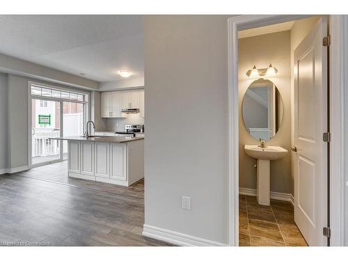 11 Canoe Lane, Hamilton, ON - Indoor Photo Showing Kitchen