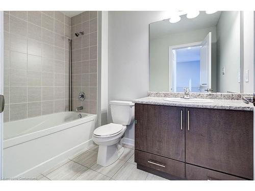 11 Canoe Lane, Hamilton, ON - Indoor Photo Showing Bathroom