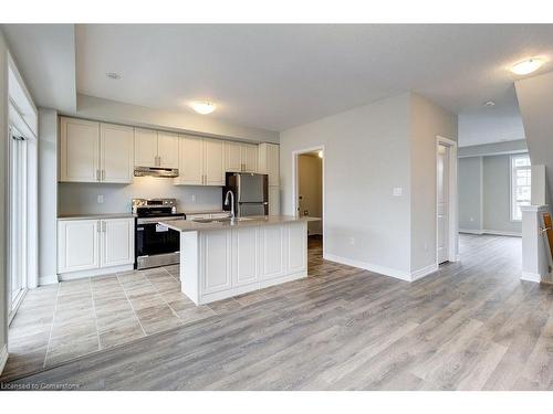 11 Canoe Lane, Hamilton, ON - Indoor Photo Showing Kitchen