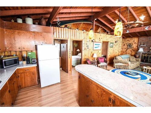 13 Erie Heights Line, Dunnville, ON - Indoor Photo Showing Kitchen