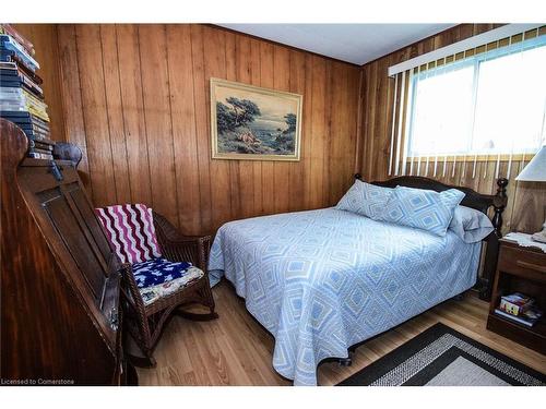 13 Erie Heights Line, Dunnville, ON - Indoor Photo Showing Bedroom