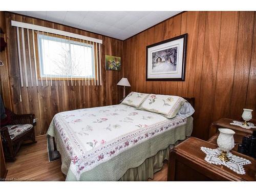 13 Erie Heights Line, Dunnville, ON - Indoor Photo Showing Bedroom