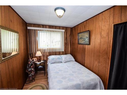 13 Erie Heights Line, Dunnville, ON - Indoor Photo Showing Bedroom