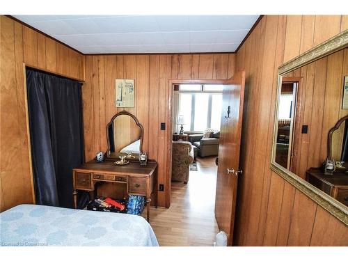 13 Erie Heights Line, Dunnville, ON - Indoor Photo Showing Bedroom