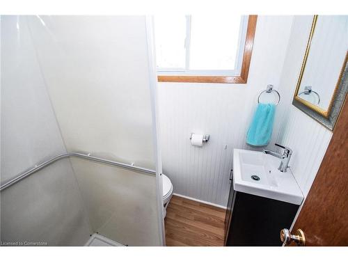 13 Erie Heights Line, Dunnville, ON - Indoor Photo Showing Bathroom