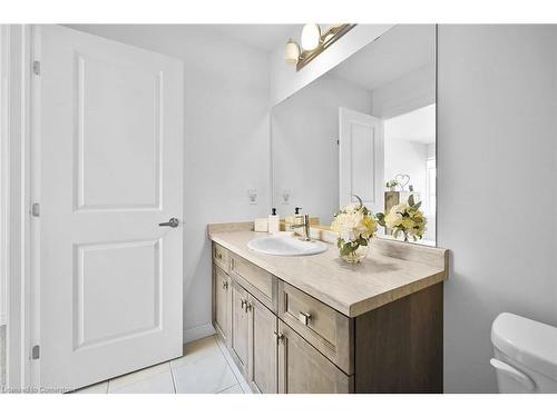 3955 Crown Street, Beamsville, ON - Indoor Photo Showing Bathroom