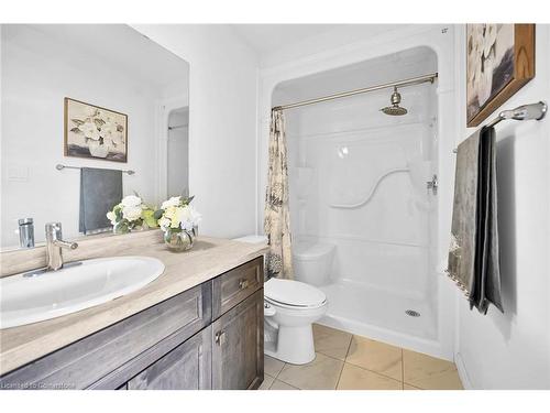 3955 Crown Street, Beamsville, ON - Indoor Photo Showing Bathroom