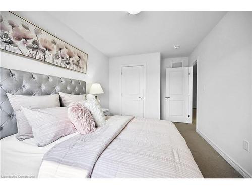 3955 Crown Street, Beamsville, ON - Indoor Photo Showing Bedroom