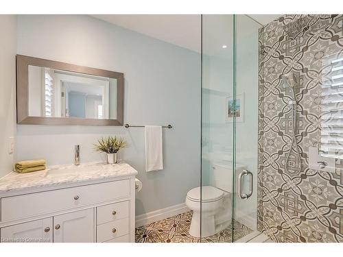 240 Pine Cove Road, Burlington, ON - Indoor Photo Showing Bathroom