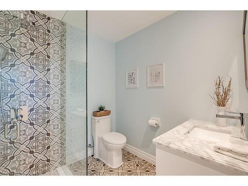 240 Pine Cove Road, Burlington, ON - Indoor Photo Showing Bathroom