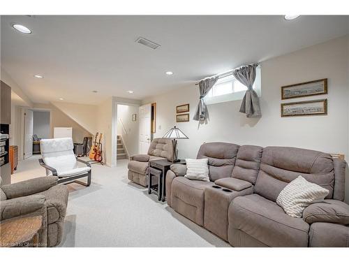 5-31 Kinross Street, Caledonia, ON - Indoor Photo Showing Living Room