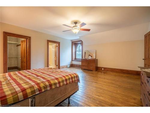 1172 Concession 8 Road W, Flamborough, ON - Indoor Photo Showing Bedroom