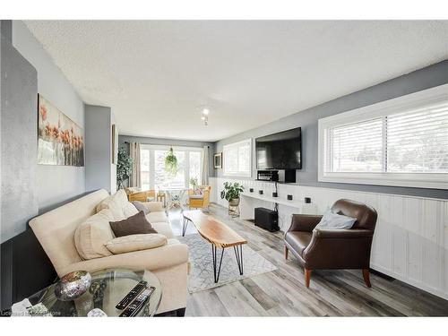 3 Joysey Street, Brantford, ON - Indoor Photo Showing Living Room