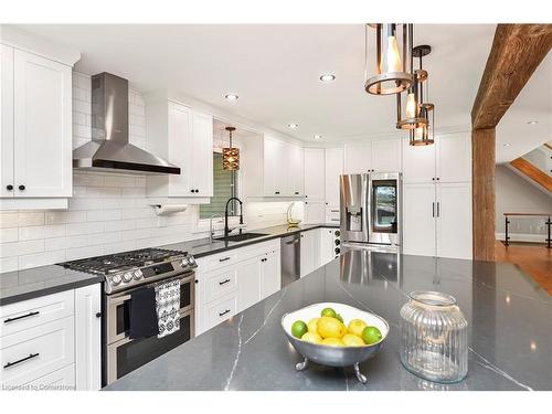 25 Hammond Road, Brant, ON - Indoor Photo Showing Kitchen With Upgraded Kitchen